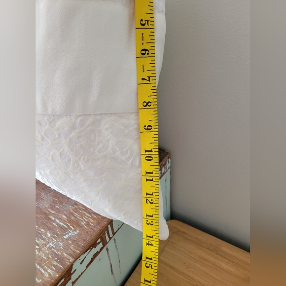 2 decorative throw pillows off white velvet faux fur textured down and synthetic - Picture 2 of 8